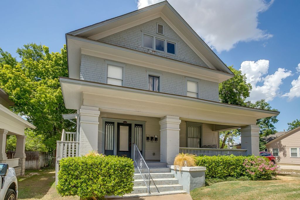 1630 Mistletoe Boulevard B, Fort Worth, TX 76104