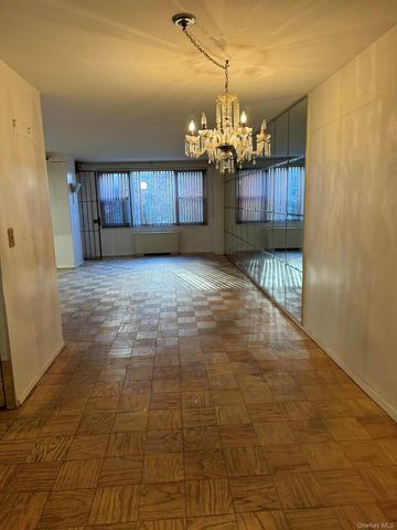 70-25 Yellowstone Blvd 1 Y, Forest Hills, NY 11375