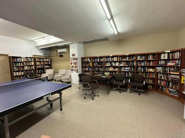 70-25 Yellowstone Blvd 1 Y, Forest Hills, NY 11375