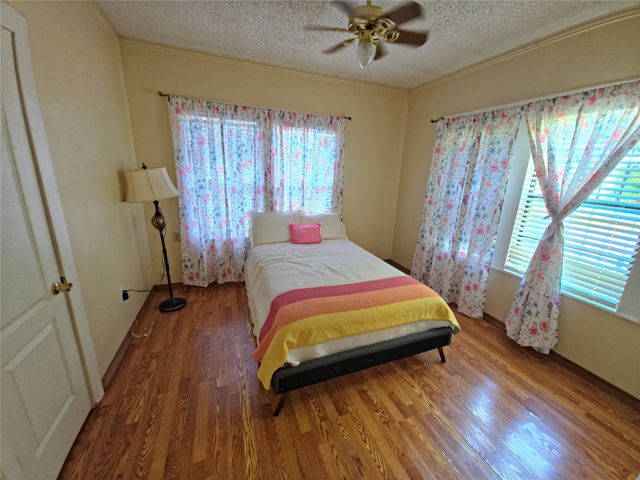 903 Cameron Avenue, Dallas, TX 75223