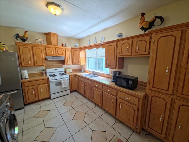 903 Cameron Avenue, Dallas, TX 75223