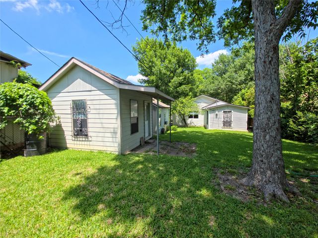 903 Cameron Avenue, Dallas, TX 75223