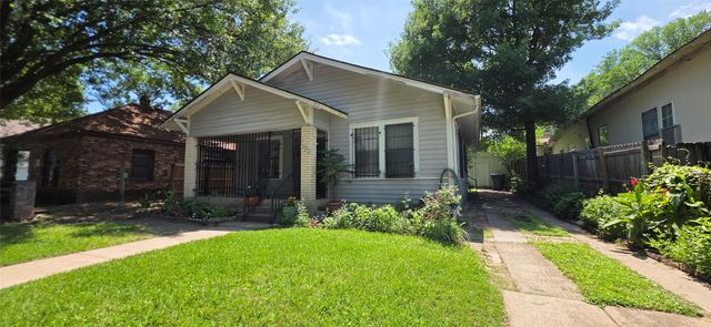 903 Cameron Avenue, Dallas, TX 75223
