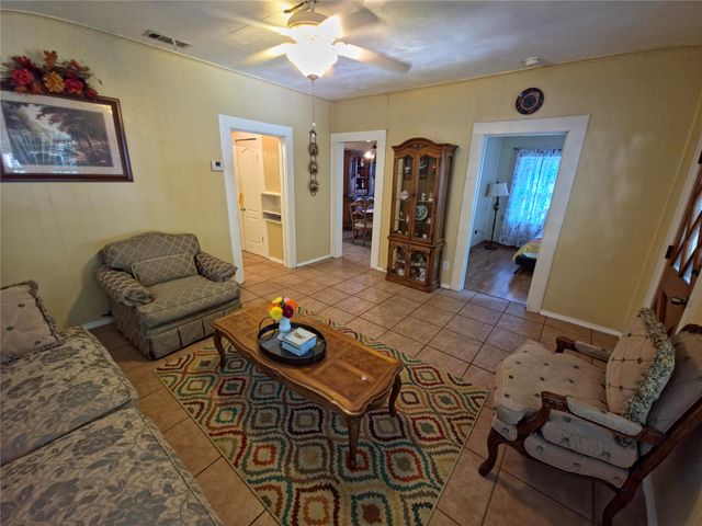 903 Cameron Avenue, Dallas, TX 75223