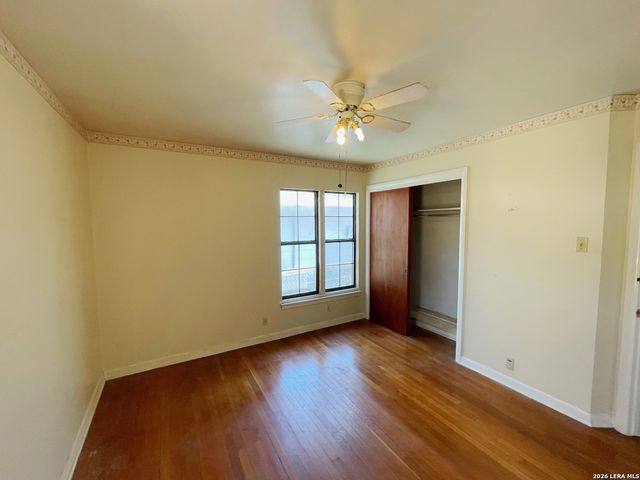 463 Wayside Dr, San Antonio, TX 78213