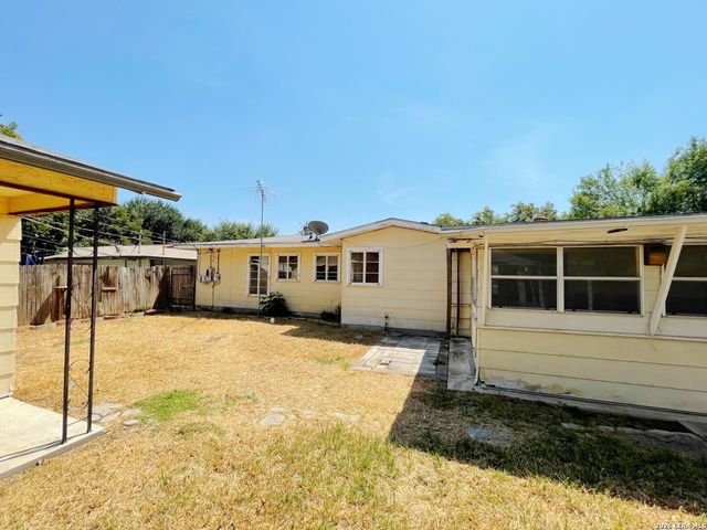 463 Wayside Dr, San Antonio, TX 78213