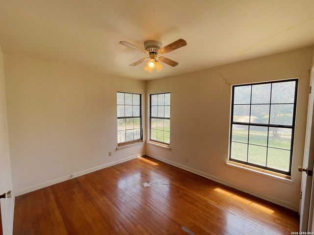 463 Wayside Dr, San Antonio, TX 78213