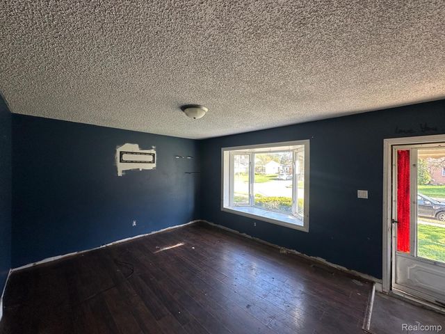 30026 Bock Street, Garden City, MI 48135