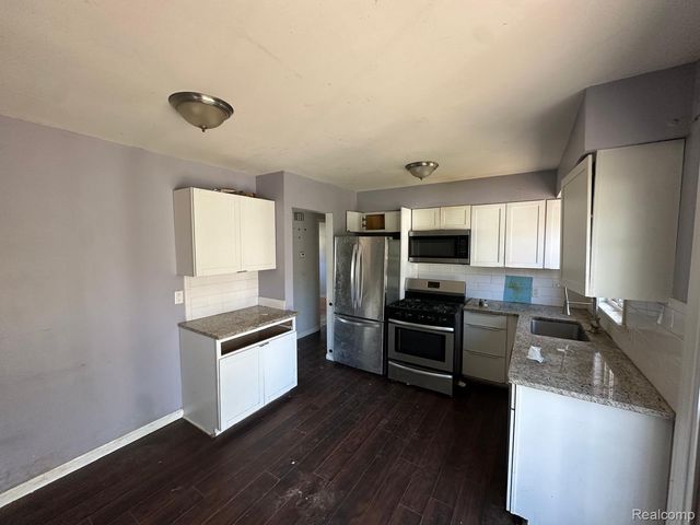 30026 Bock Street, Garden City, MI 48135