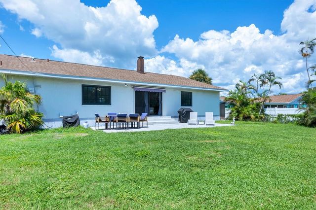 879 E 2ND STREET, Englewood, FL 34223