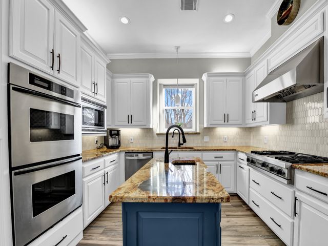 6000 Justine Court, Granbury, TX 76049