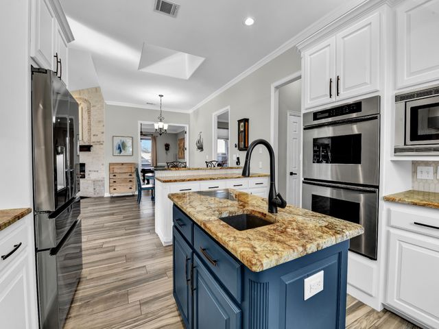 6000 Justine Court, Granbury, TX 76049