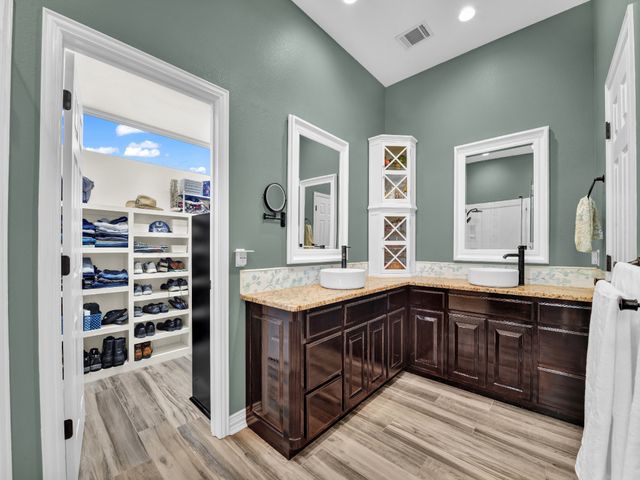 6000 Justine Court, Granbury, TX 76049