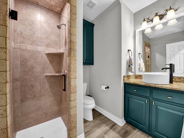 6000 Justine Court, Granbury, TX 76049