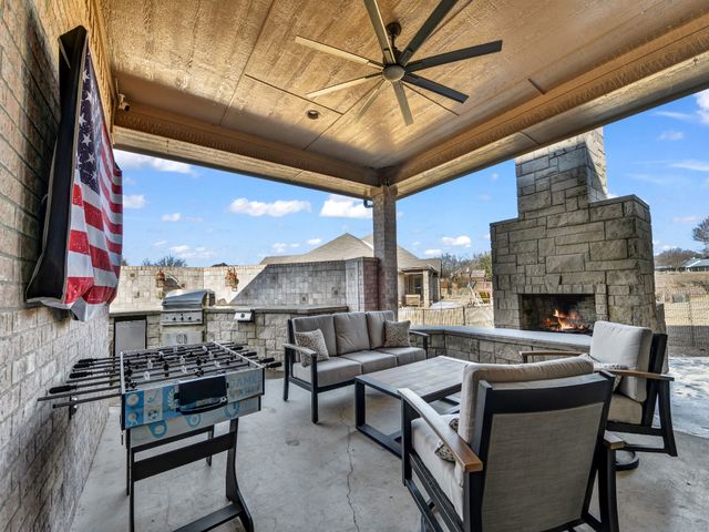 6000 Justine Court, Granbury, TX 76049