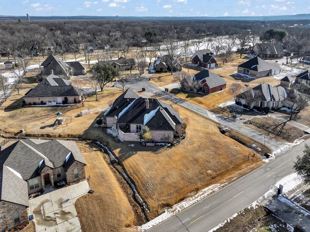 6000 Justine Court, Granbury, TX 76049