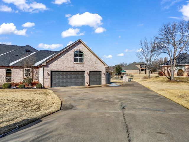 6000 Justine Court, Granbury, TX 76049