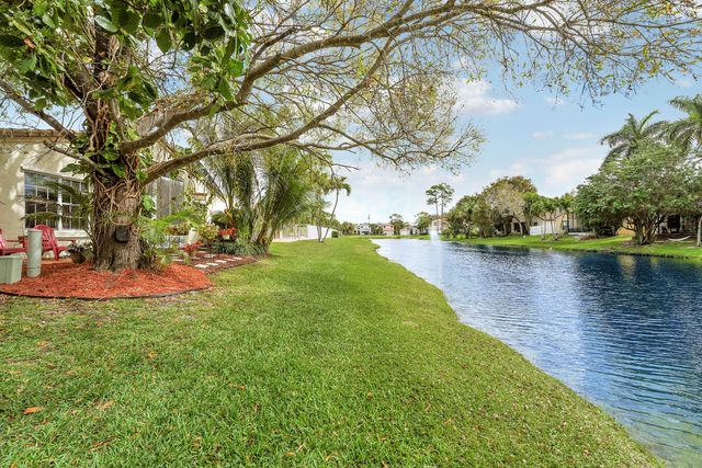 5648 American Circle, Delray Beach, FL 33484