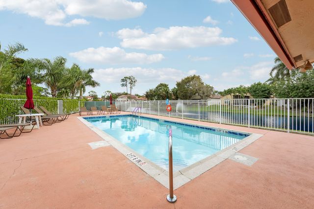 5648 American Circle, Delray Beach, FL 33484