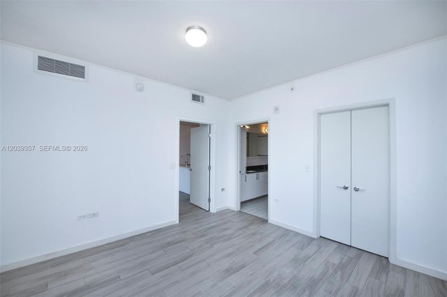 999 SW 1st Ave 2402, Miami, FL 33130
