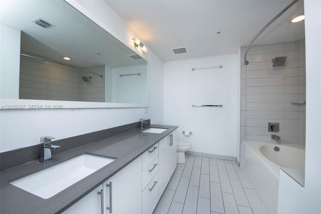 999 SW 1st Ave 2402, Miami, FL 33130