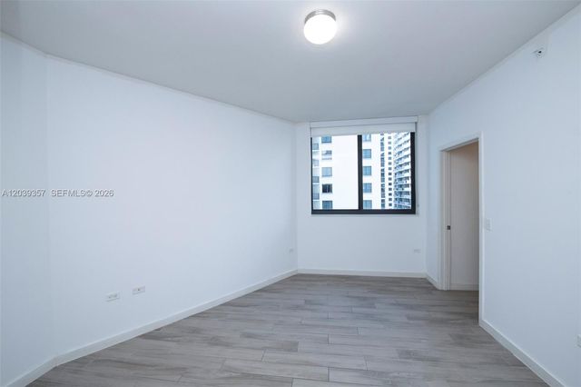 999 SW 1st Ave 2402, Miami, FL 33130