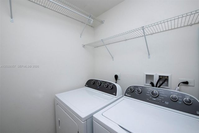 999 SW 1st Ave 2402, Miami, FL 33130