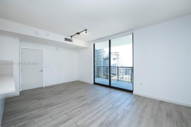 999 SW 1st Ave 2402, Miami, FL 33130