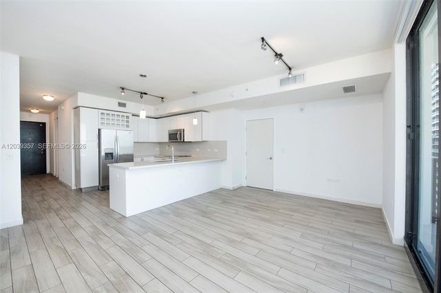 999 SW 1st Ave 2402, Miami, FL 33130