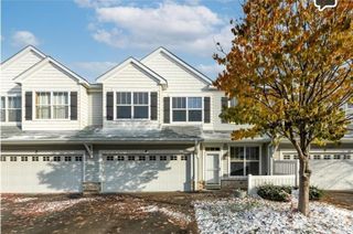 3033 Chamberlin Street N 7, Maplewood, MN 55109