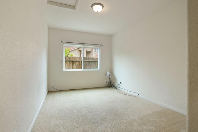 759 Santa Ana Ct, Los Banos, CA 93635