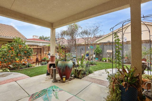 759 Santa Ana Ct, Los Banos, CA 93635