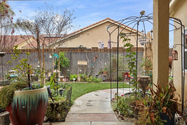 759 Santa Ana Ct, Los Banos, CA 93635