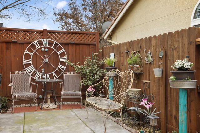 759 Santa Ana Ct, Los Banos, CA 93635