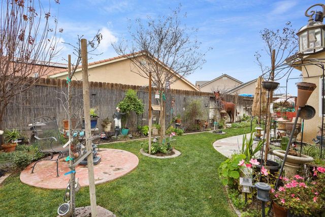 759 Santa Ana Ct, Los Banos, CA 93635