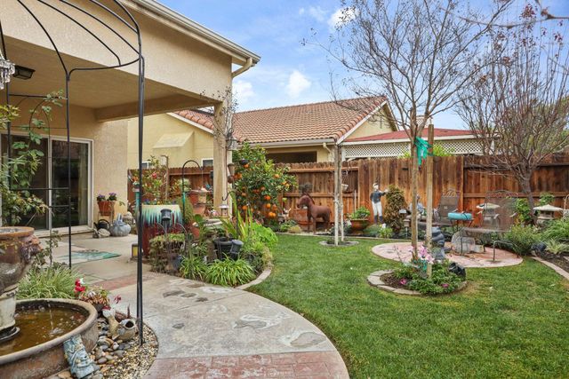 759 Santa Ana Ct, Los Banos, CA 93635