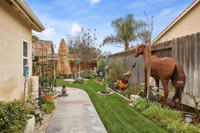 759 Santa Ana Ct, Los Banos, CA 93635