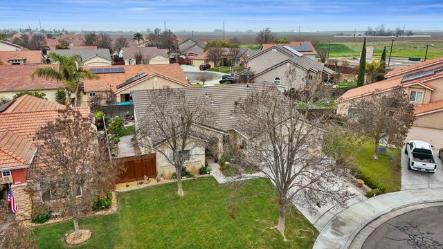 759 Santa Ana Ct, Los Banos, CA 93635