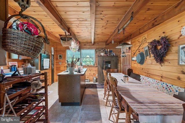 15 LOCUST DR, Jim Thorpe, PA 18229