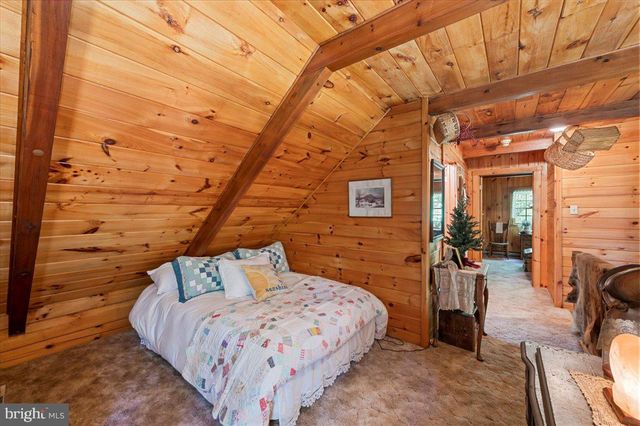 15 LOCUST DR, Jim Thorpe, PA 18229