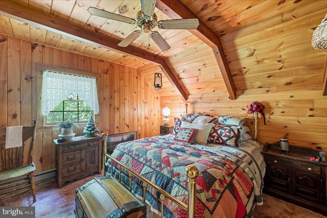 15 LOCUST DR, Jim Thorpe, PA 18229
