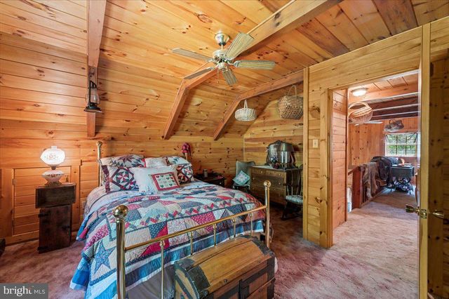 15 LOCUST DR, Jim Thorpe, PA 18229
