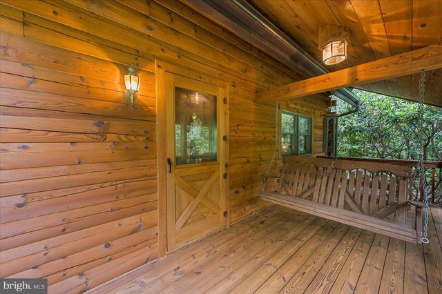 15 LOCUST DR, Jim Thorpe, PA 18229