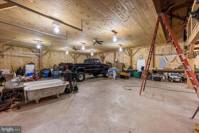 15 LOCUST DR, Jim Thorpe, PA 18229