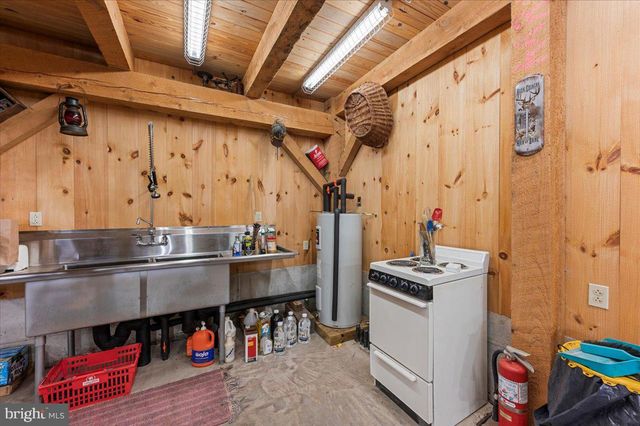 15 LOCUST DR, Jim Thorpe, PA 18229