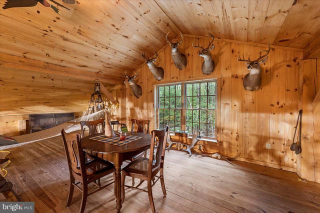 15 LOCUST DR, Jim Thorpe, PA 18229