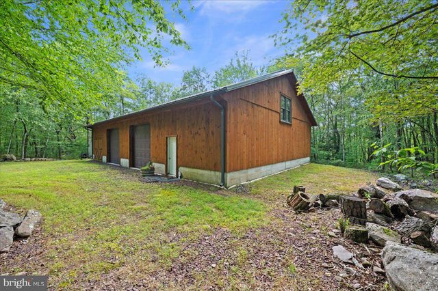 15 LOCUST DR, Jim Thorpe, PA 18229
