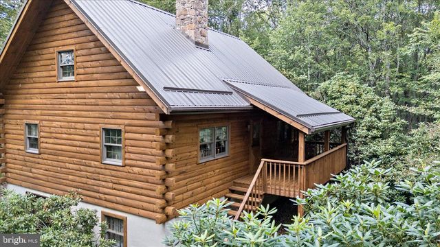 15 LOCUST DR, Jim Thorpe, PA 18229