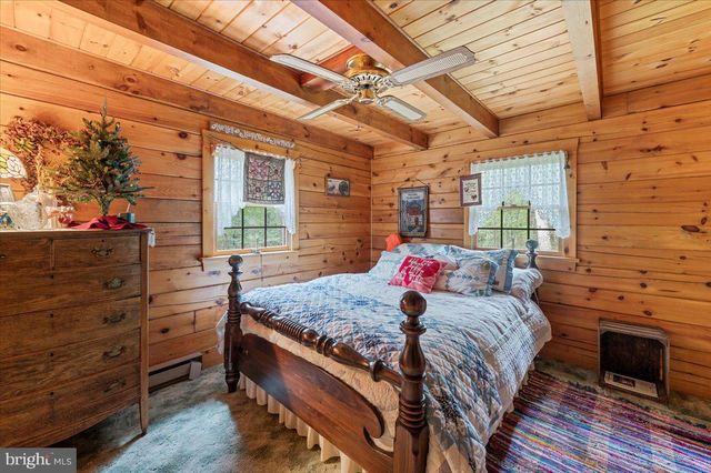15 LOCUST DR, Jim Thorpe, PA 18229