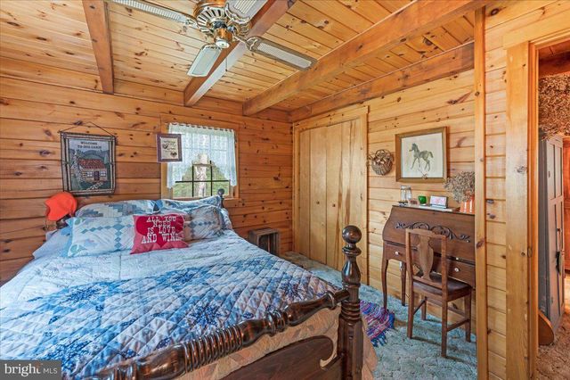 15 LOCUST DR, Jim Thorpe, PA 18229